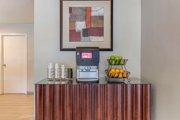 Best Western Plus Executive Inn image 19