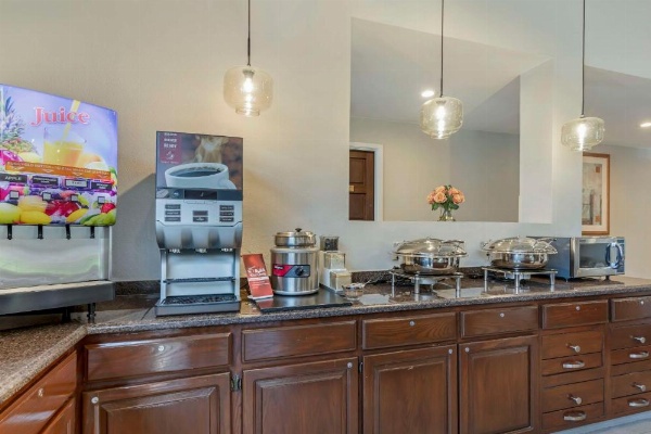 Best Western Plus Executive Inn image 20