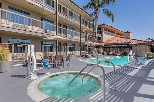 Best Western Plus Executive Inn image 23