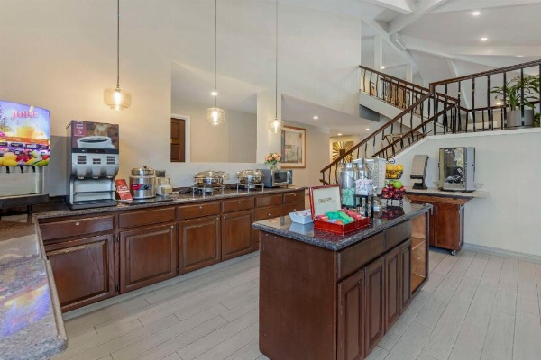 Best Western Plus Executive Inn image 9